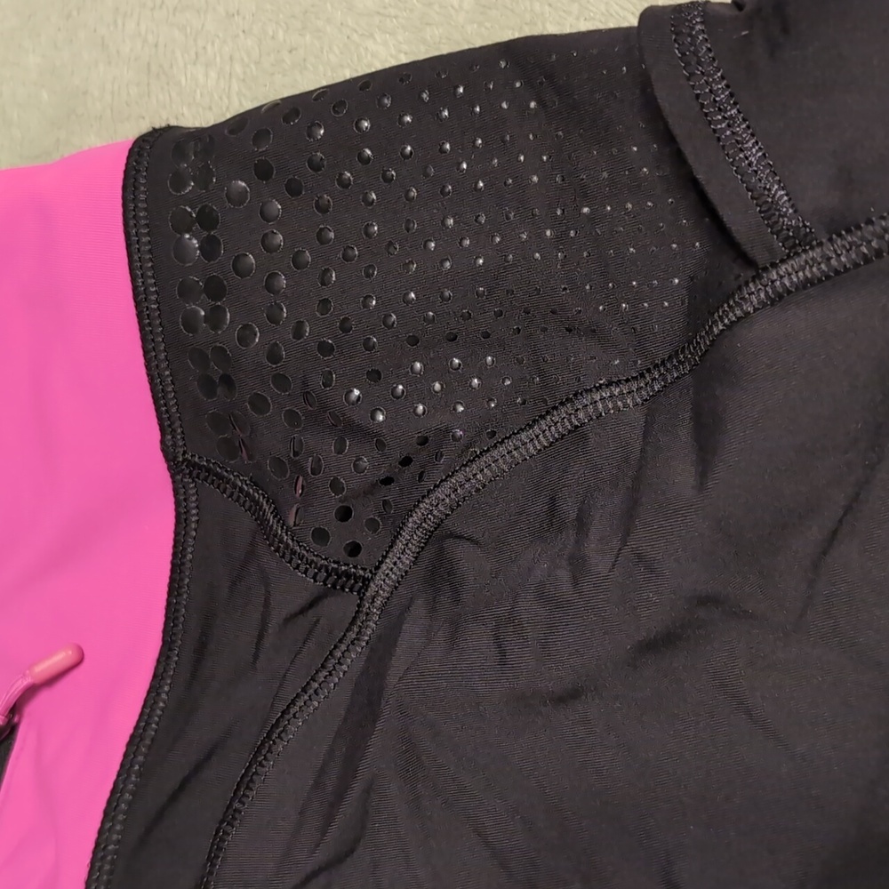 lululemon athletica Women's Athletic Shorts in Black and Pink - 8 - Picture 2 of 6